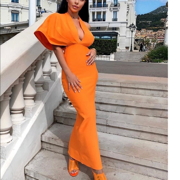 Bandage V-neck Backless Dress - Picture 2 of 4